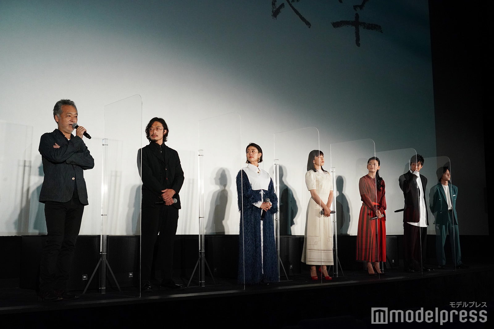 （左から）瀬々敬久監督、和田聰宏、高畑充希、菅野美穂、尾野真千子、大東駿介、藤原季節（C）モデルプレス