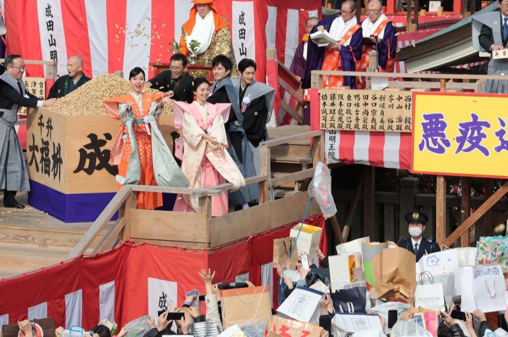 戸田恵梨香、大島優子、林遣都、松下洸平（C）NHK