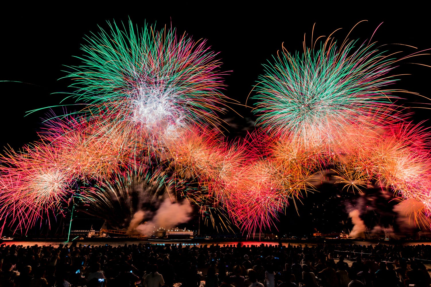 熱海で花火の祭典「SHIZUOKA・ATAMI HANABI FESTIVAL」花火5,500発×音楽パフォーマンスが紡ぐ感動