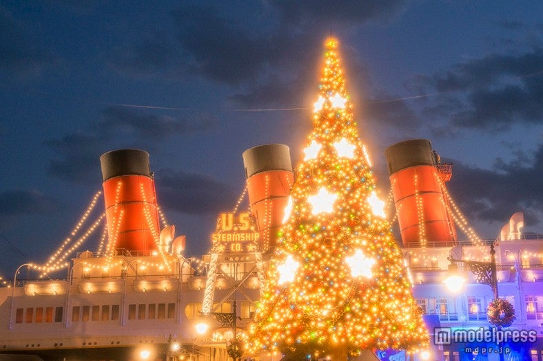 東京ディズニーシー「アメリカンウォーターフロント」のイルミネーション（C）Disney※写真はイメージ