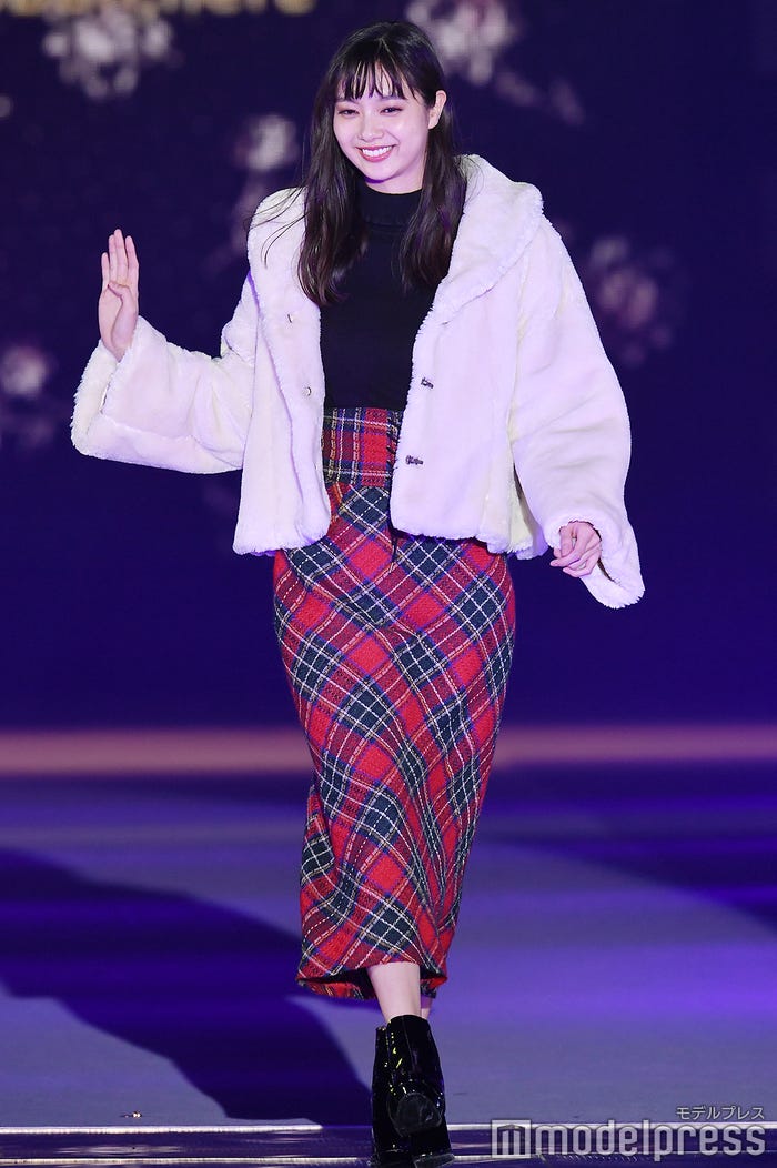 新川優愛 (C)モデルプレス