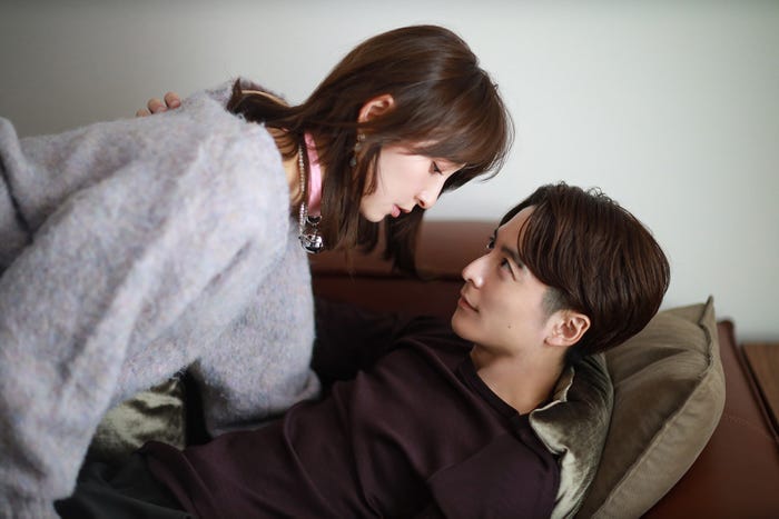 篠田麻里子、小池徹平(C)テレビ朝日