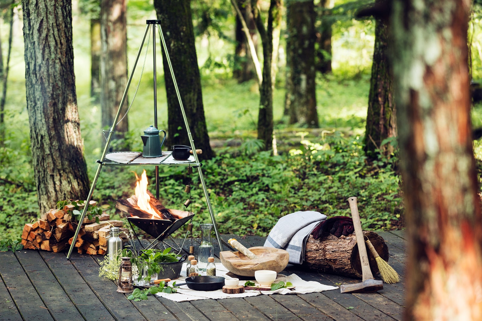 星のや富士「春の森グランピングリトリート」の「ワイルド野点」／画像提供：星野リゾート