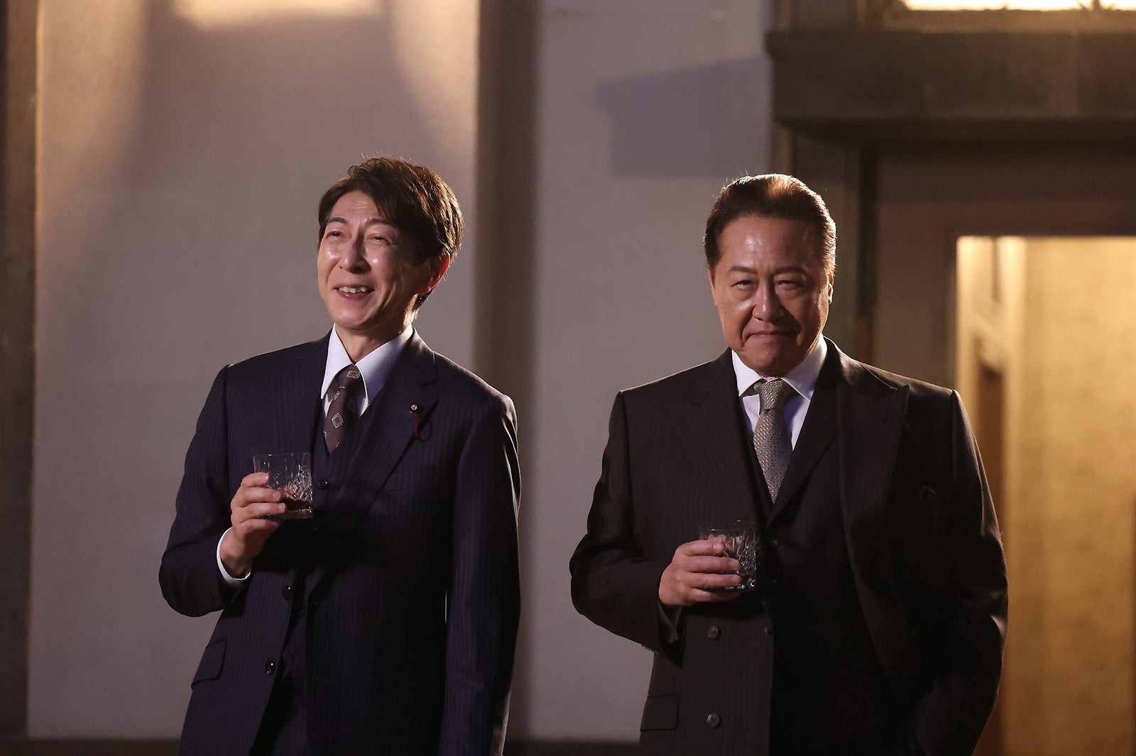 篠井英介、石橋凌／「やんごとなき一族」第7話より（C）フジテレビ