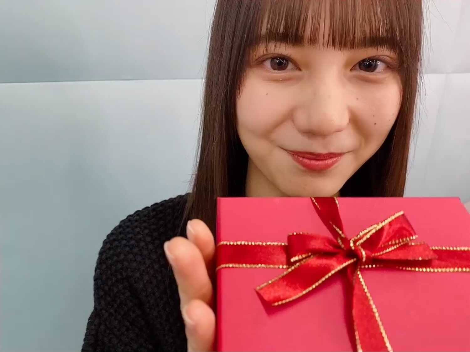 日向坂46のエース・小坂菜緒の“ツンデレ”バレンタイン動画に「小悪魔」「破壊力やばい」と絶賛の声＜日向撮VOL.01＞