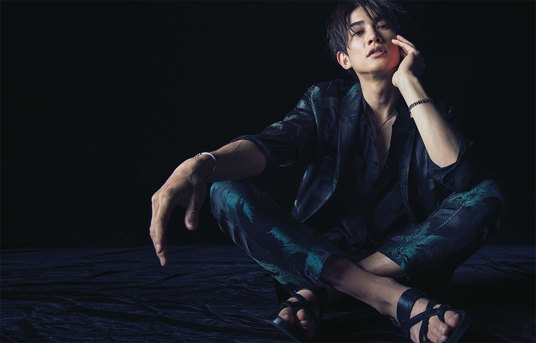 町田啓太、大人の魅力溢れる「Numero TOKYO」表紙 芝居への真摯な思い語る