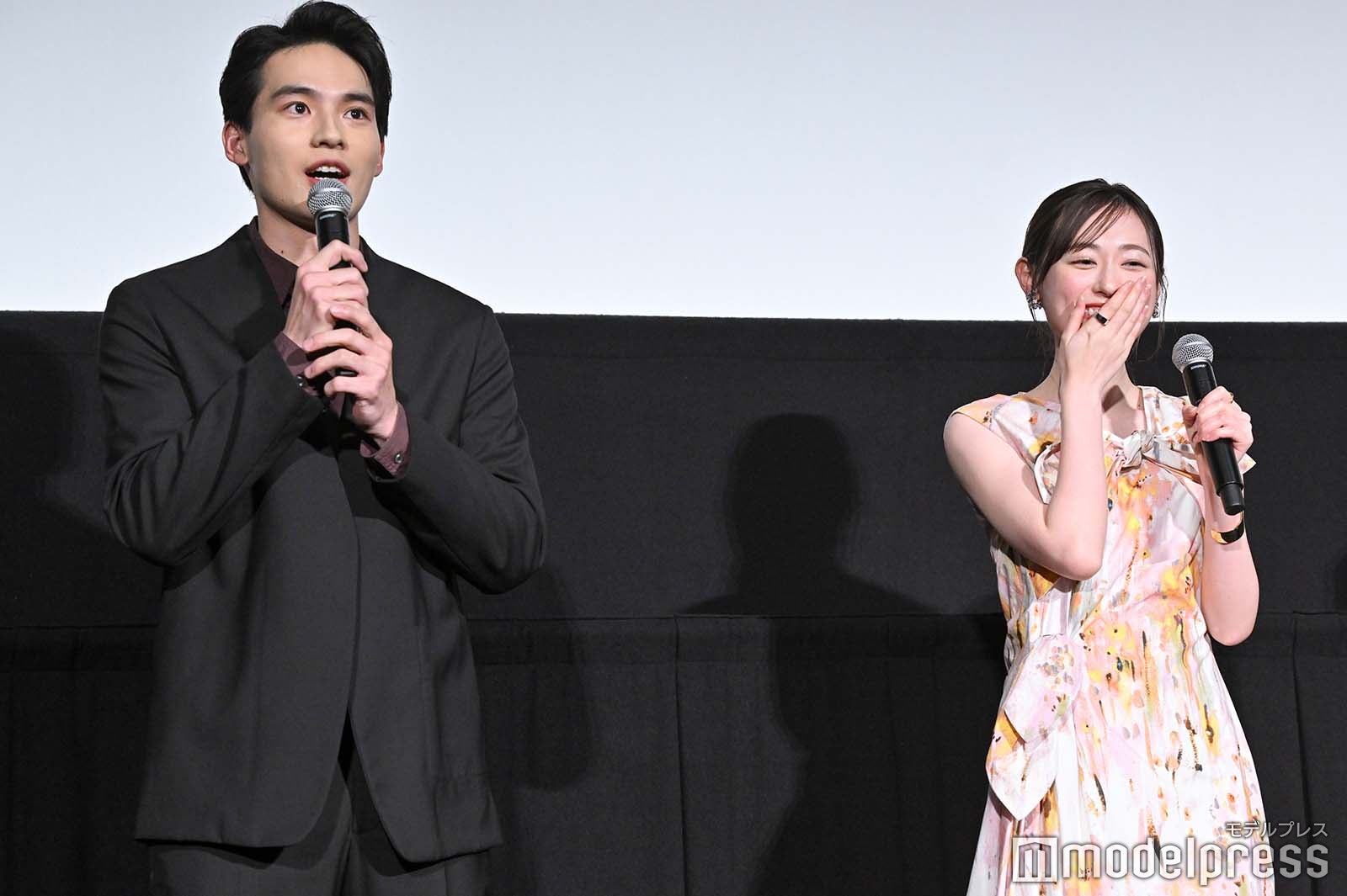 水上恒司、福原遥（C）モデルプレス