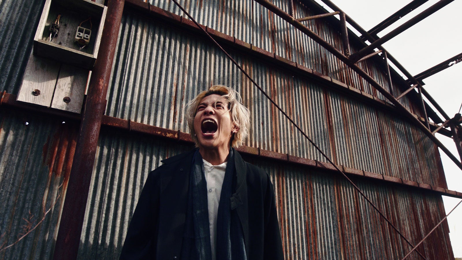 志尊淳（C）2019-2020 SQUARE ENIX CO., LTD. All Rights Reserved. Co-Developed by gumi Inc. LOGO ILLUSTRATION:（C）2018 YOSHITAKA AMANO