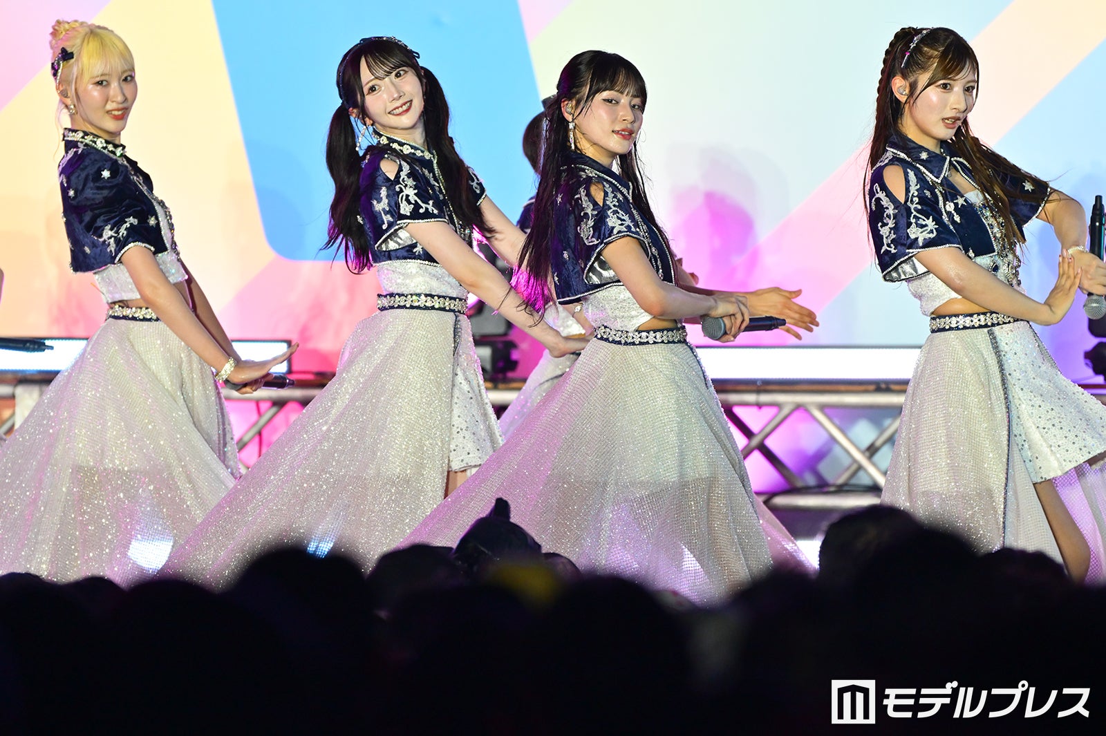 川中子奈月心、谷崎早耶、冨田菜々風、河口夏音／≠ME（C）モデルプレス