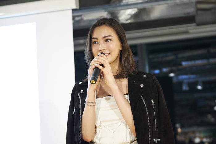 トークショーの様子/ローレン・サイ(提供写真)