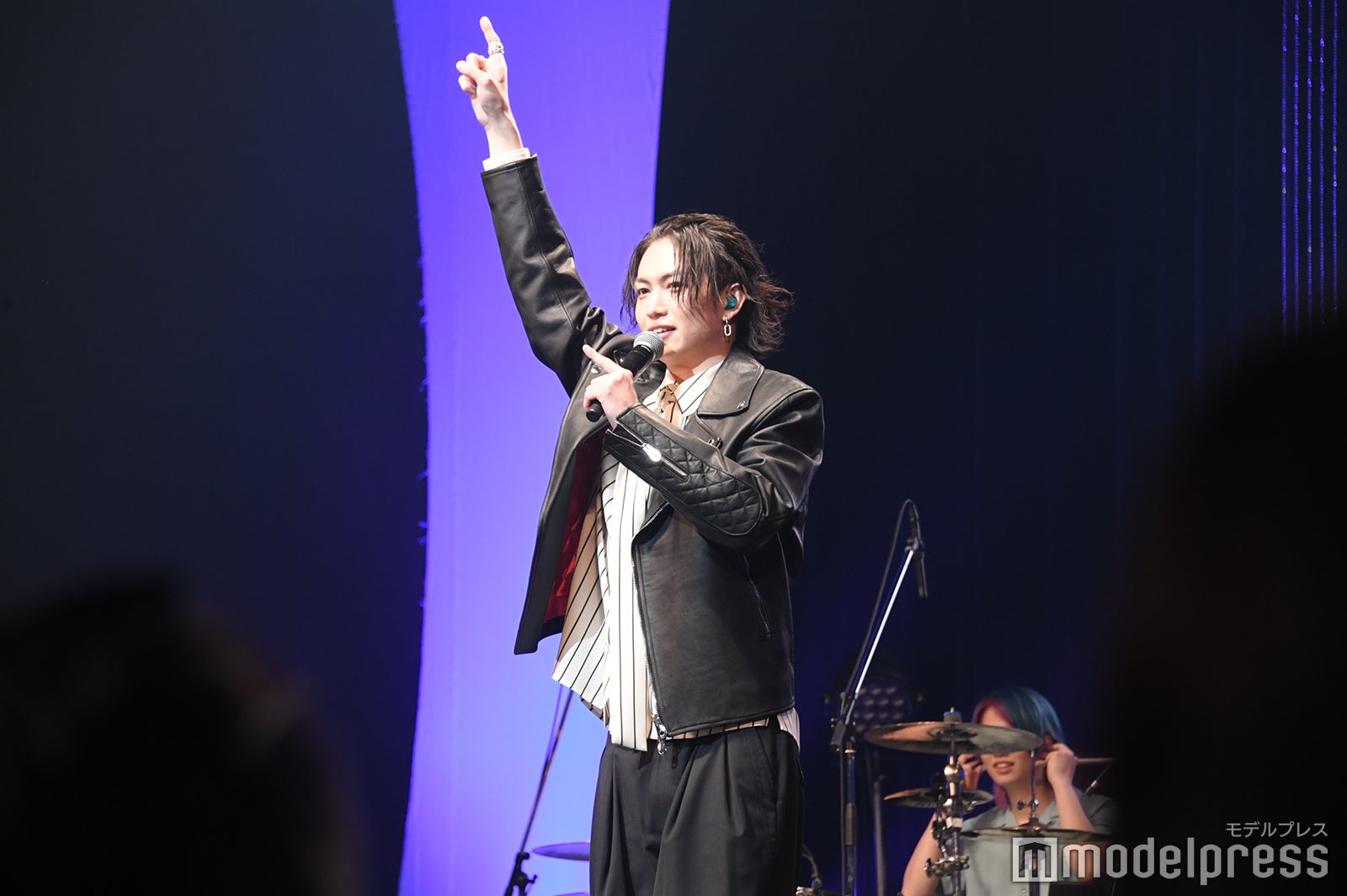 12時0分を作る綱啓永（C）モデルプレス