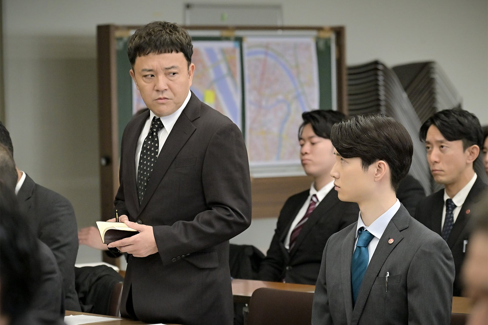 斉藤優、絃瀬聡一「クジャクのダンス、誰が見た？」第5話（C）TBS