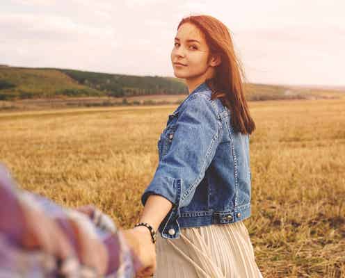 男性が「追いかけたくなる」女性とは?