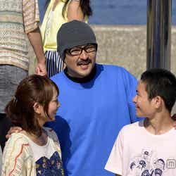 ビッグダディ役を演じる重松隆志 (C)2013「ハダカの美奈子」製作委員会