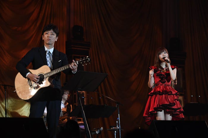 後藤輝基、指原莉乃(C)AKS