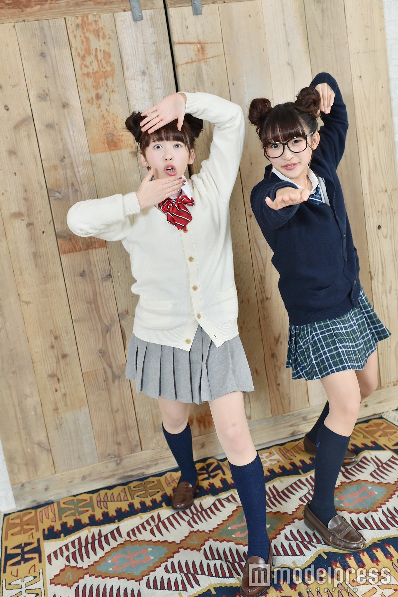 まこみな／（左から）まこ、みなみ／（C）モデルプレス