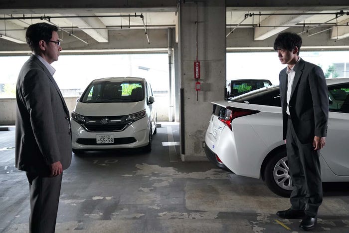 鈴木浩介、坂口健太郎「CODE―願いの代償―」第5話より(C)読売テレビ・日本テレビ