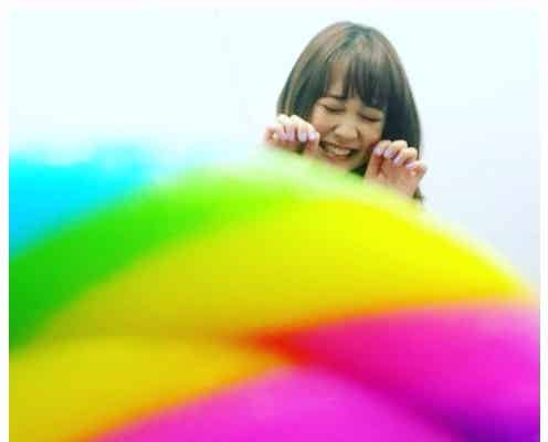 大原櫻子、“キャンディのフチの櫻子さん”公開 「やってみたい」「流行りそう!」と反響