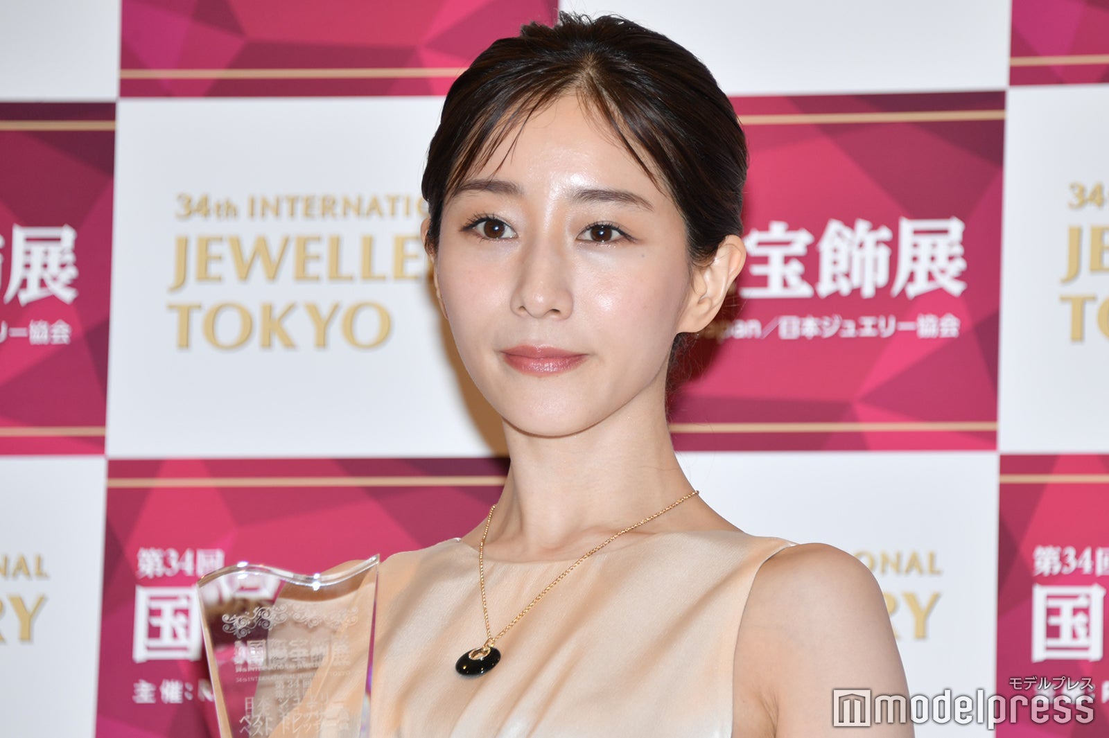 画像12 80 田中みな実、美人姉とのレアな姉妹ショットが話題「初めて見た」「似てる」 モデルプレス