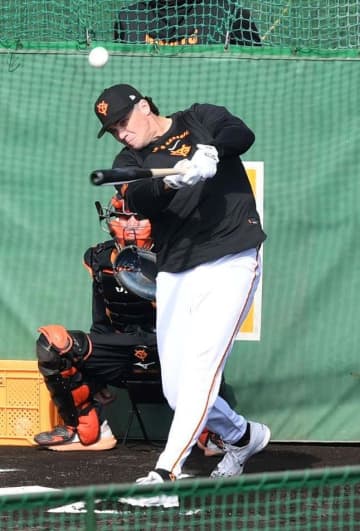 巨人の新外国人・ダルベックが驚愕（きょうがく）の13柵超えデビュー 余力も残すが頭脳派な一面も？冷静に自己分析