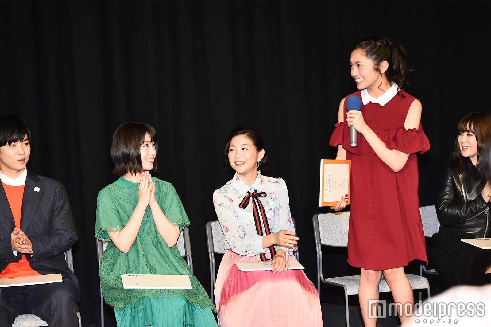 浅野杏奈の中国語に驚く登壇者たち （C）モデルプレス