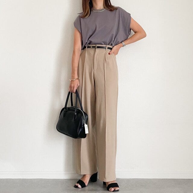 GU　ウエストタックフレンチスリーブT　コーデ