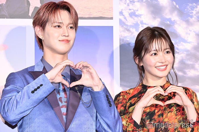 白岩瑠姫、久間田琳加(C)モデルプレス