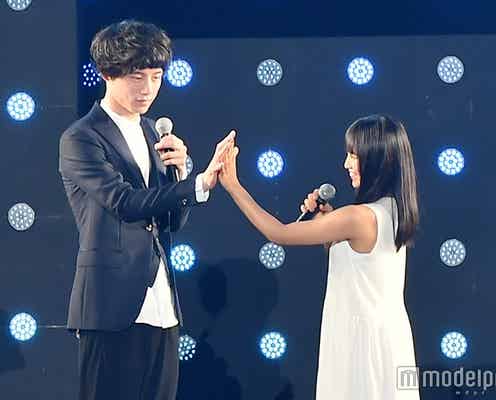 miwa、坂口健太郎と“手合わせ”に会場絶叫 シークレットゲストでTGC降臨<TGC2016 A/W>
