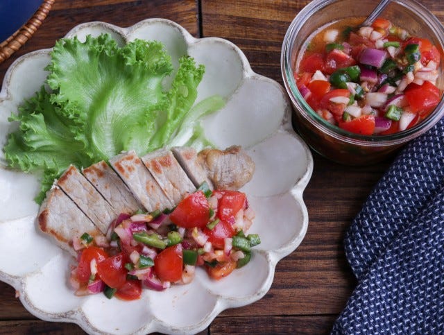 トマトサルサソースポークソテー