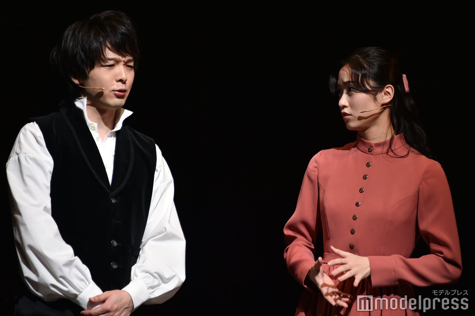 中村倫也、木下晴香 （C）モデルプレス