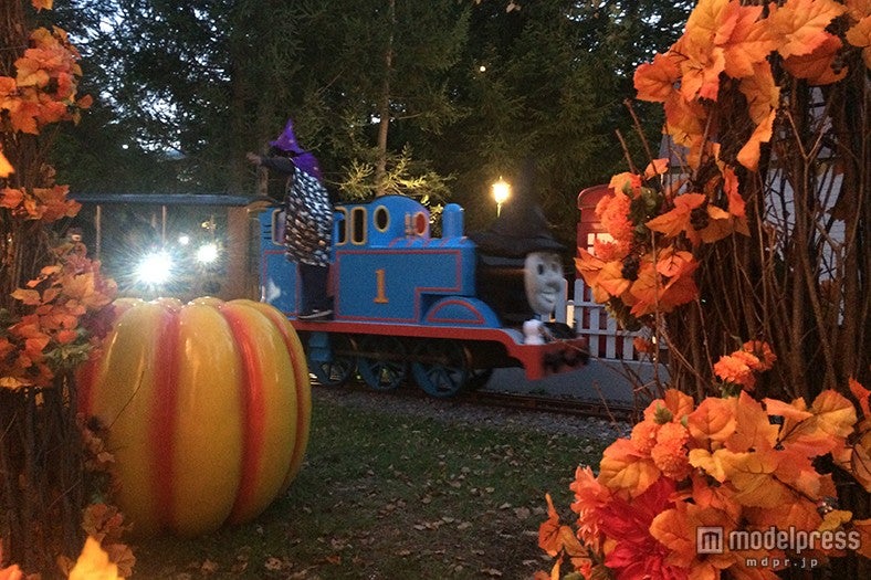 トーマスランドハロウィン“トーマスとパーシーのわくわくライド“ハロウィンナイトツアー／画像提供：富士急行