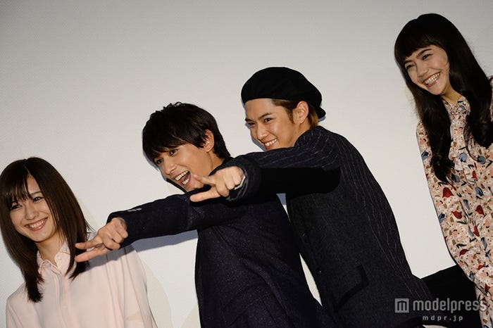 (左から)阿部菜渚美、吉沢亮、千葉雄大、松井愛莉