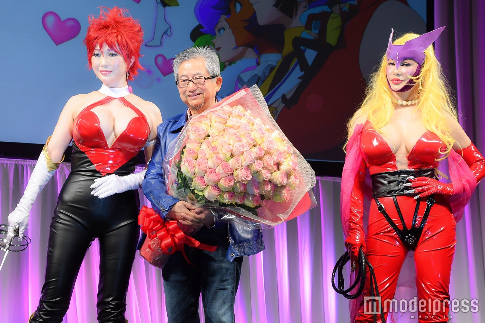 叶姉妹「キューティーハニー」コスプレでSEXYに魅了　ファンの要望に応える