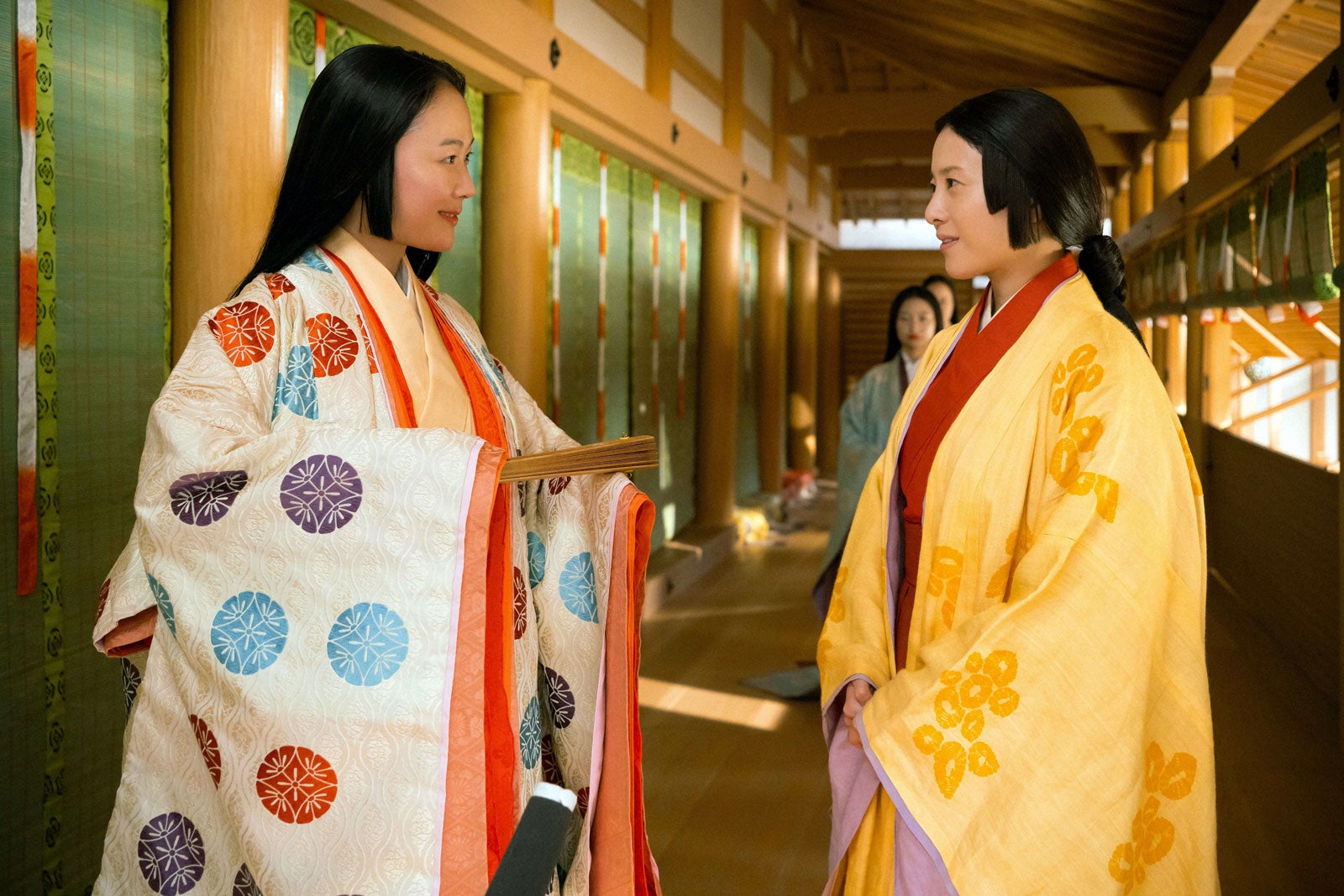 黒木華、吉高由里子「光る君へ」第6話より（C）NHK