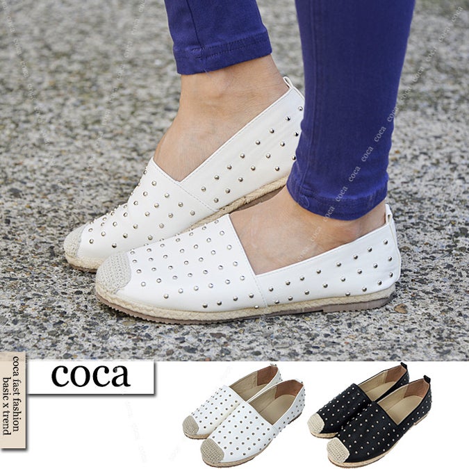 スタッズ付きスリッポン「coca」2,990円(税込)