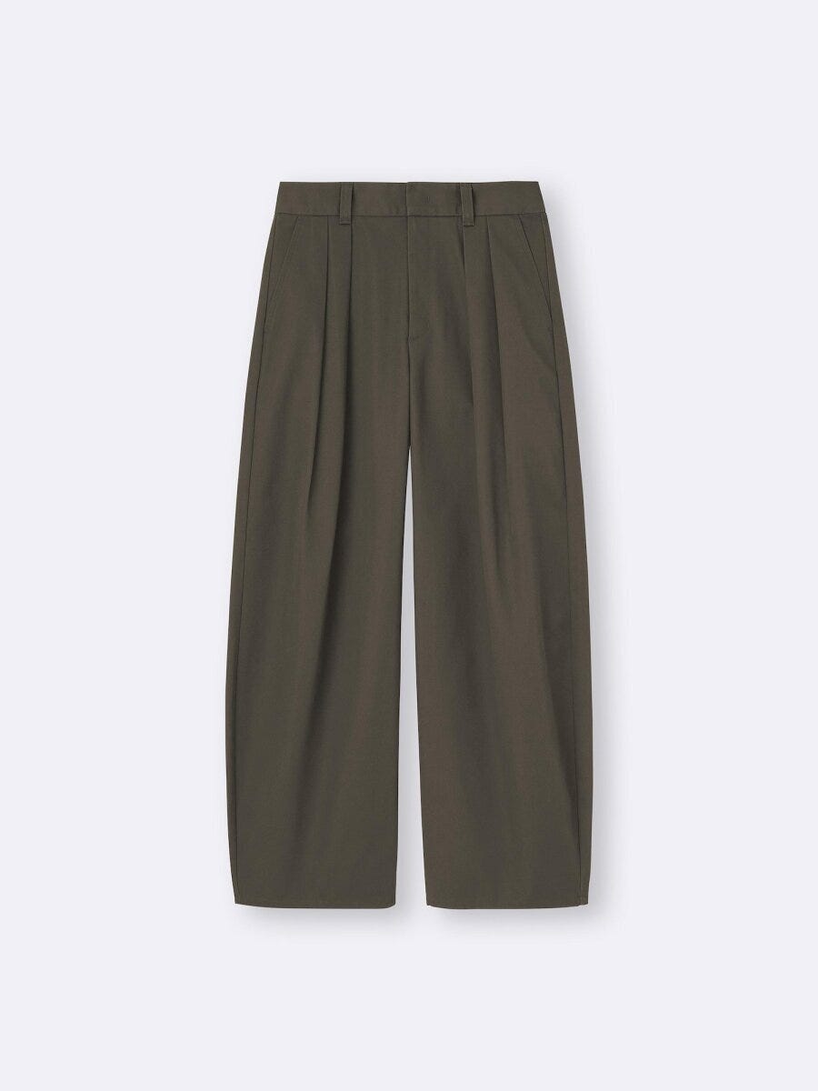 GUのチノタックバレルパンツ