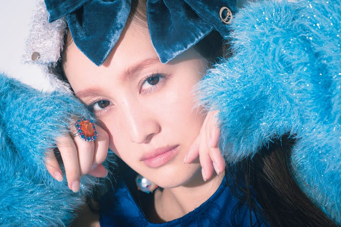 『ももいろクローバーZ 百田夏菜子フォト&スタイルブック えくぼは恋の落とし穴 Anniversary30』より/提供画像