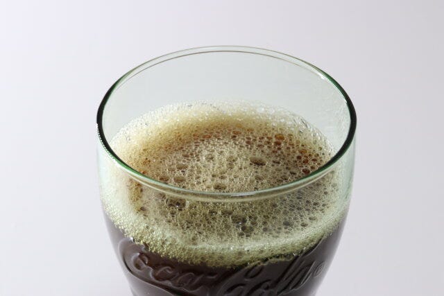 ダイソーの口当たりが良いジェニュイングラス（コカ・コーラ、SSCF）