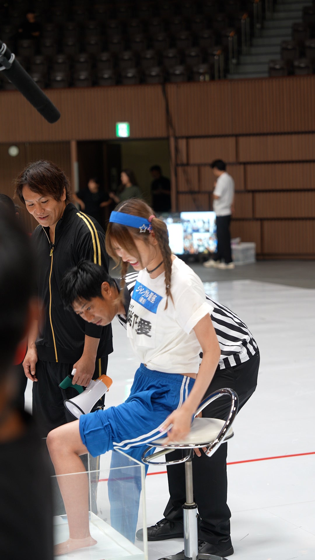 （左から）狩野英孝、尾形貴弘、桜咲乃愛（提供写真）