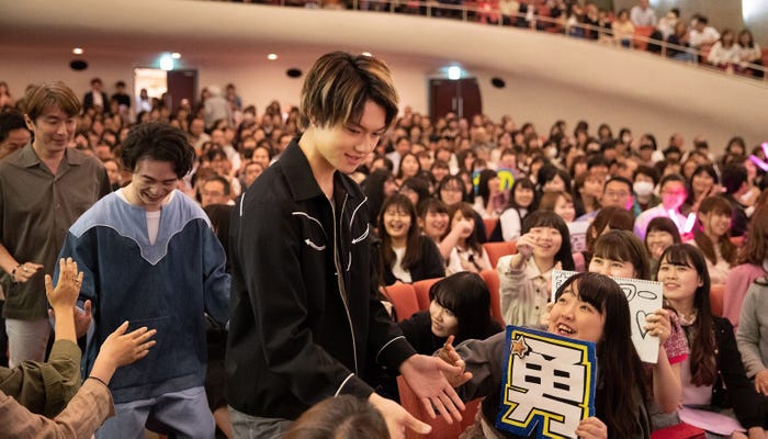 佐野勇斗、森永悠希がサプライズ登壇(提供写真)
