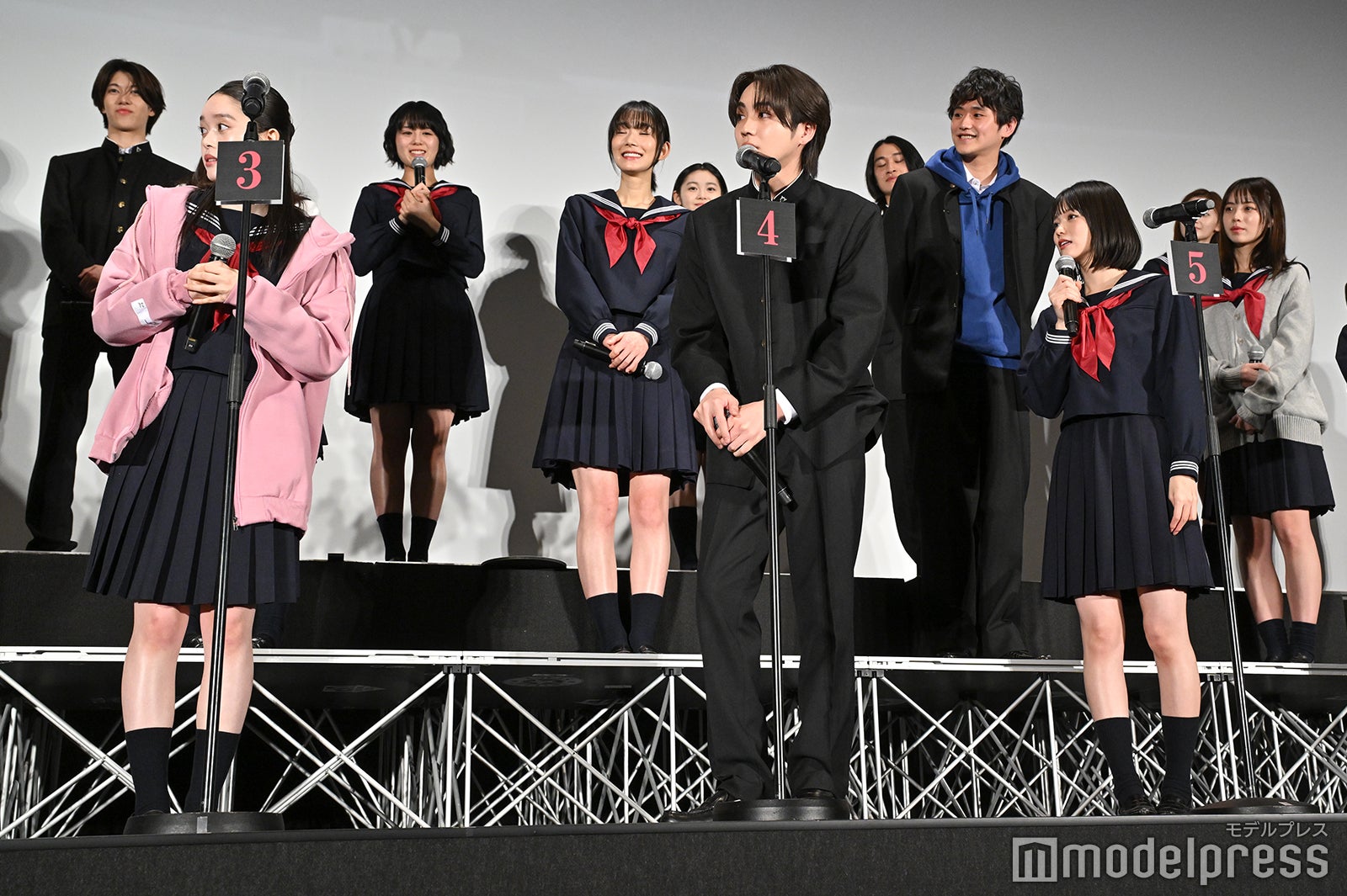 高石あかり、宮世琉弥、志田彩良（C）モデルプレス