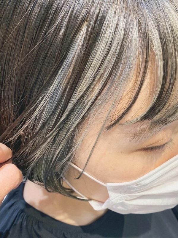 ヘムライト ってどんなヘアカラー おしゃれな大人女子注目のスタイルをチェック モデルプレス ヘムライト ってどんなヘアカラー おしゃれな大人女子注目のスタイルをチェック モデルプレス