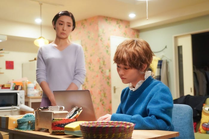 草刈民代、高畑充希/「ムチャブリ! わたしが社長になるなんて」第6話より(C)日本テレビ