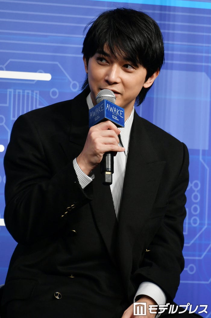 吉沢亮 菅田将暉とカラオケで 灰色と青 歌う 僕が米津さんのパートを モデルプレス