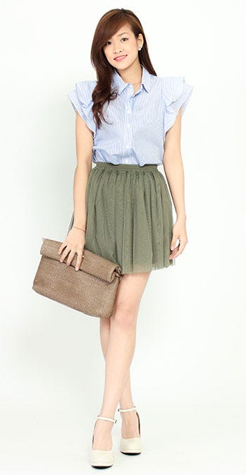 ラッフル袖ストライプブロードブラウス「salus」2,490円(税込)