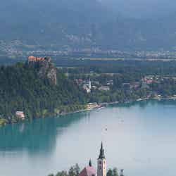 エメラルドグリーンの湖／画像提供：スロヴェニア観光局