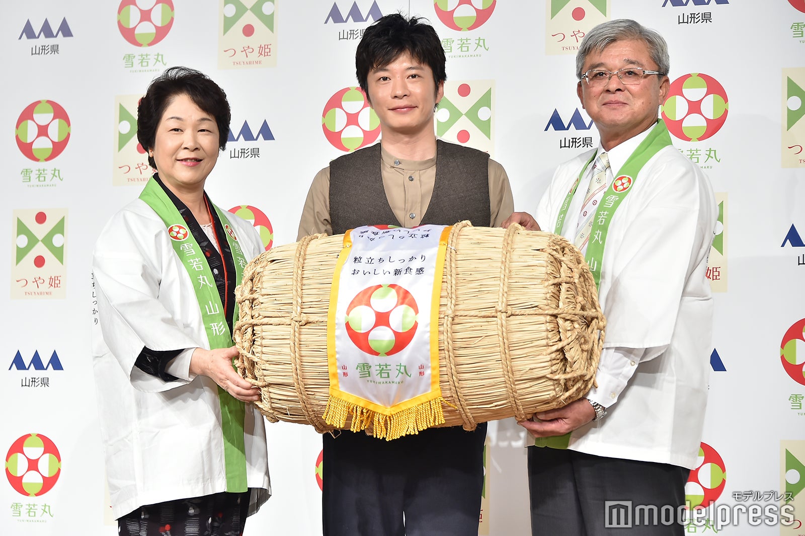 田中圭（中央）（C）モデルプレス