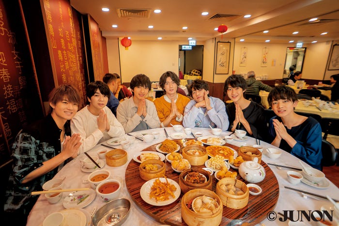 「M!LKサード写真集 香港みるくチャッ」(C)主婦と生活社