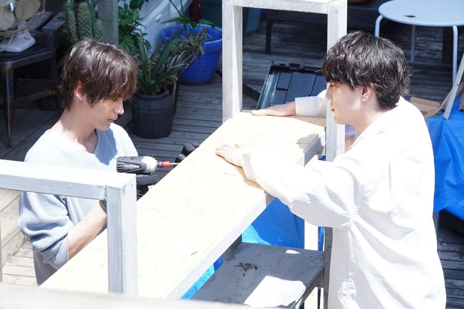 神尾楓珠、間宮祥太朗「真夏のシンデレラ」第4話より（C）フジテレビ