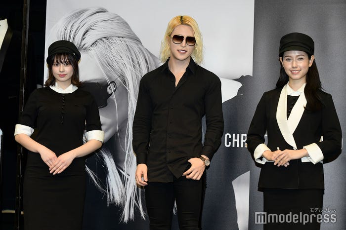 ROLAND(中央)(C)モデルプレス